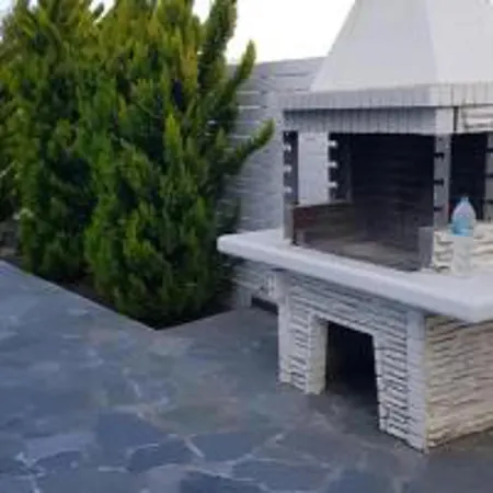 Impeccable 3-bed Santorini Villa