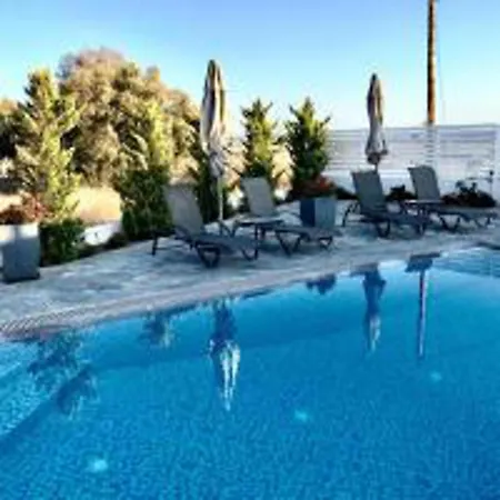 Villa Impeccable 3-bed Santorini Monolithos