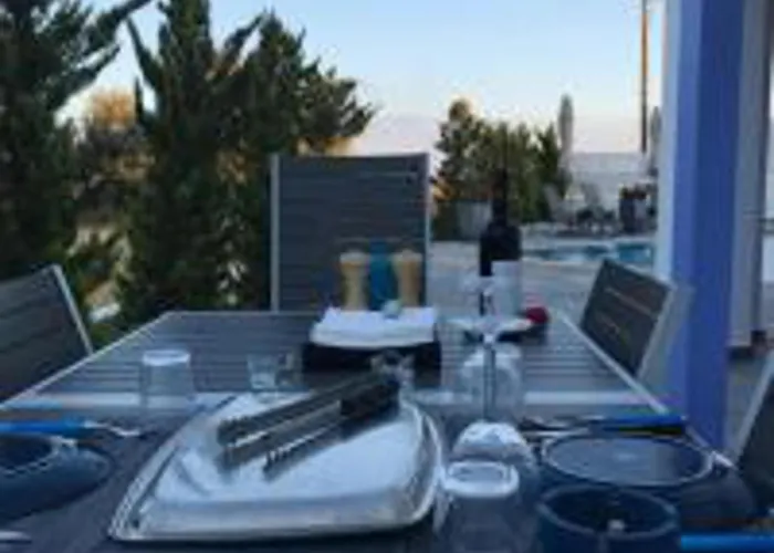 Impeccable 3-bed Santorini Villa Monolithos (Santorini)