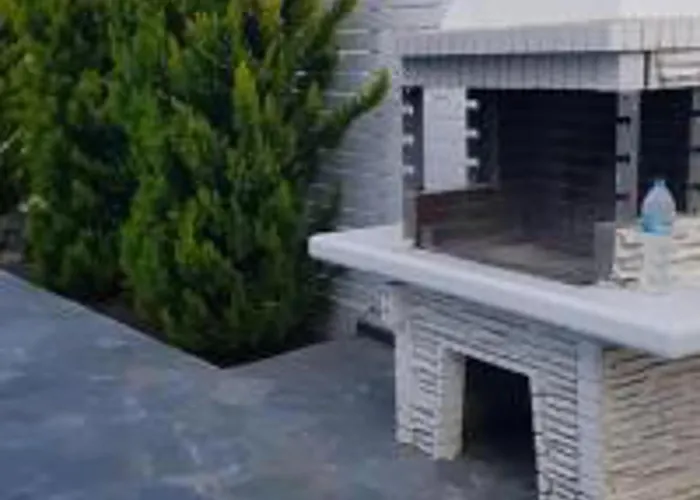 Impeccable 3-bed Santorini Vila