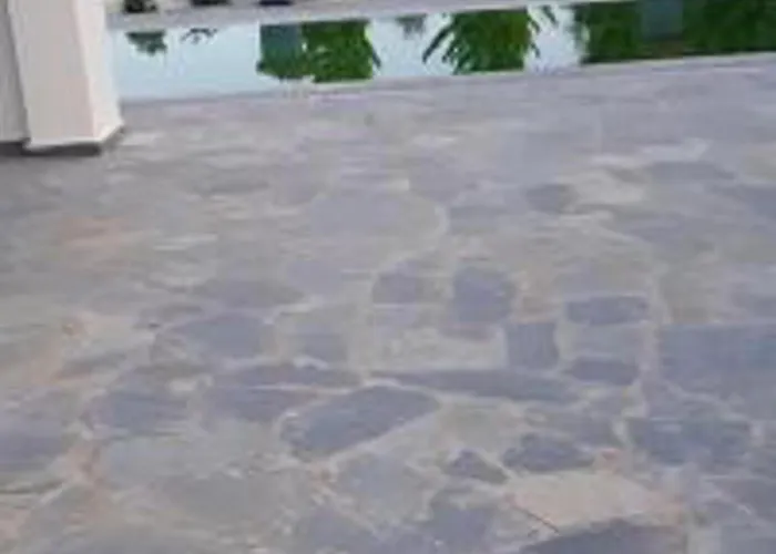 Impeccable 3-bed Santorini Vila